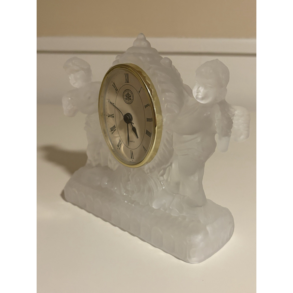 Vintage Cherub Angel Mantel Clock Vatican Library Collection Frosted Taiwan - Picture 3 of 7